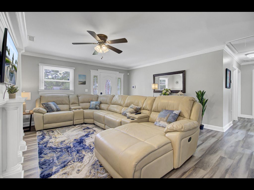 Photo of 1107 Hawthorne Road, Hanahan, SC 29410 (MLS # 26011949)