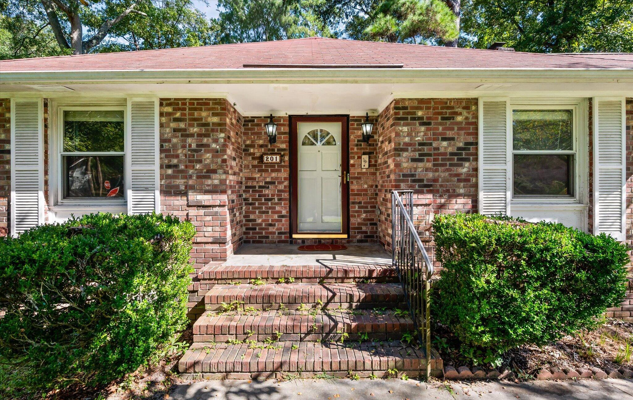 201 Stratford Drive