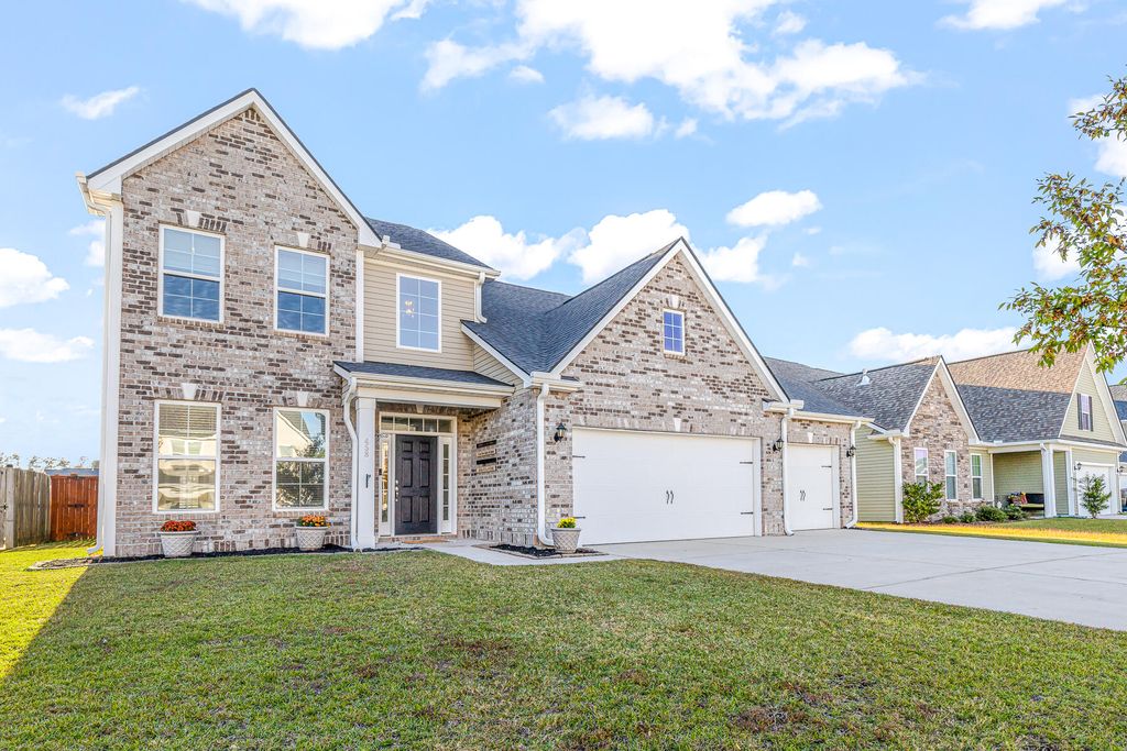 Photo of 458 Spectrum Road, Summerville, SC 29486 (MLS # 25028996)