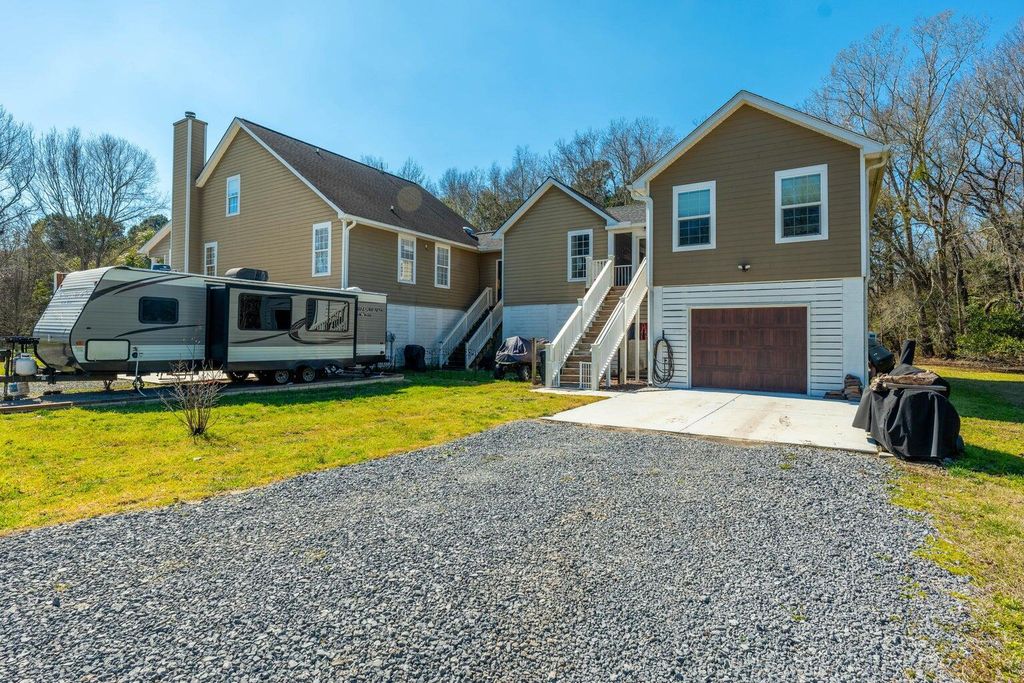 Photo of 6440 Saint Anthony Drive, Hollywood, SC 29449 (MLS # 25029966)