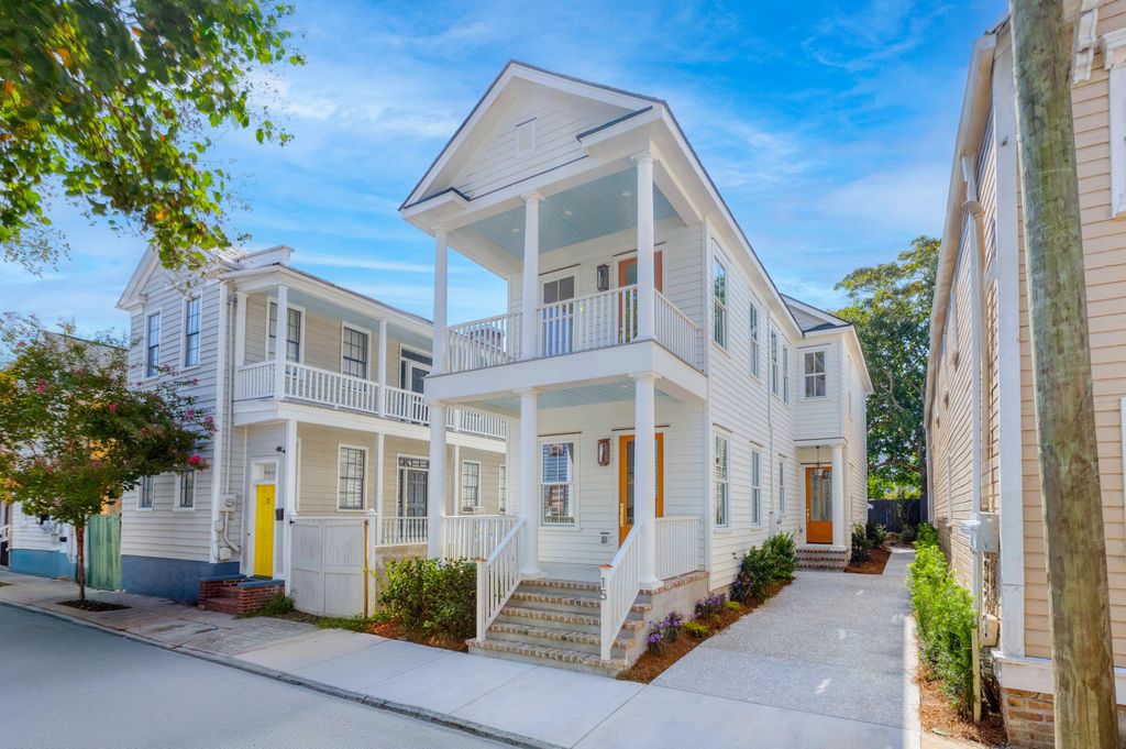 Photo of 15 Hampden Court, Charleston, SC 29403 (MLS # 25024548)