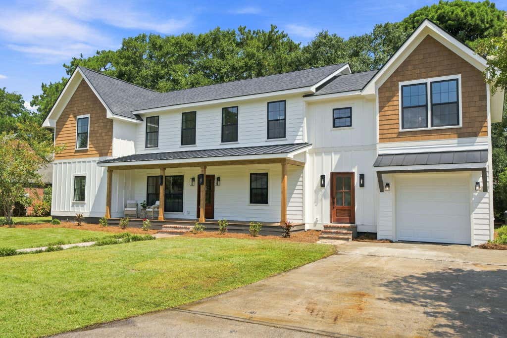 Photo of 22 Charlestowne Road, Charleston, SC 29407 (MLS # 26023543)