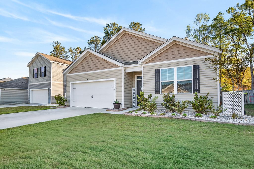 Photo of 114 Valley Row, Summerville, SC 29483 (MLS # 26009256)