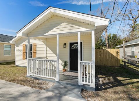 A home in North Charleston