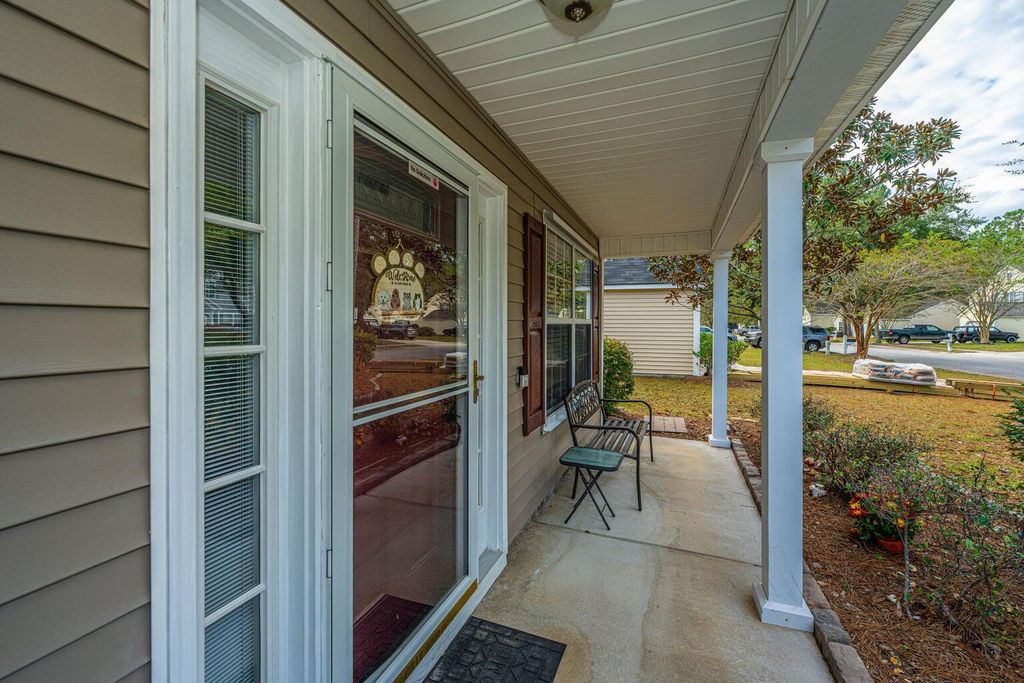 Photo of 9020 Greenbriar Drive, Summerville, SC 29485 (MLS # 26002220)