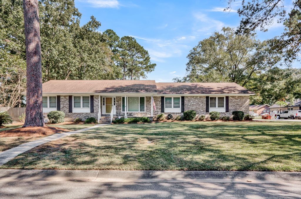 Photo of 108 Beacon Hill Lane, Summerville, SC 29485 (MLS # 26000462)