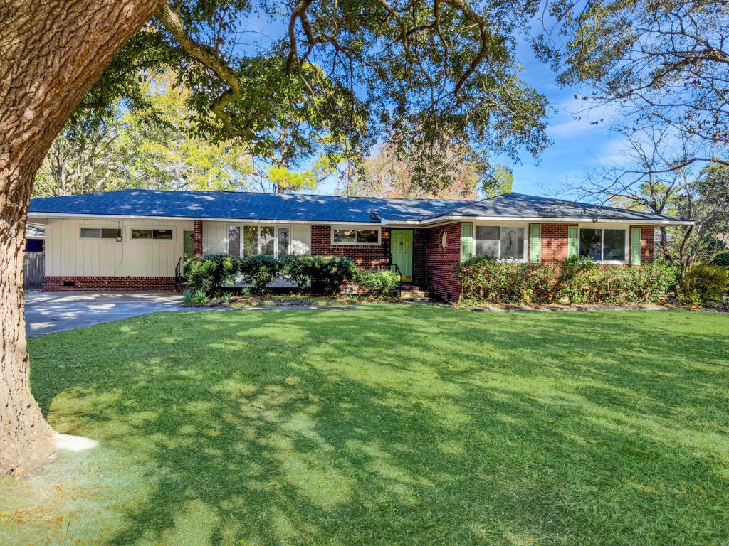 Photo of 1318 Foster Street, Charleston, SC 29407 (MLS # 25032873)