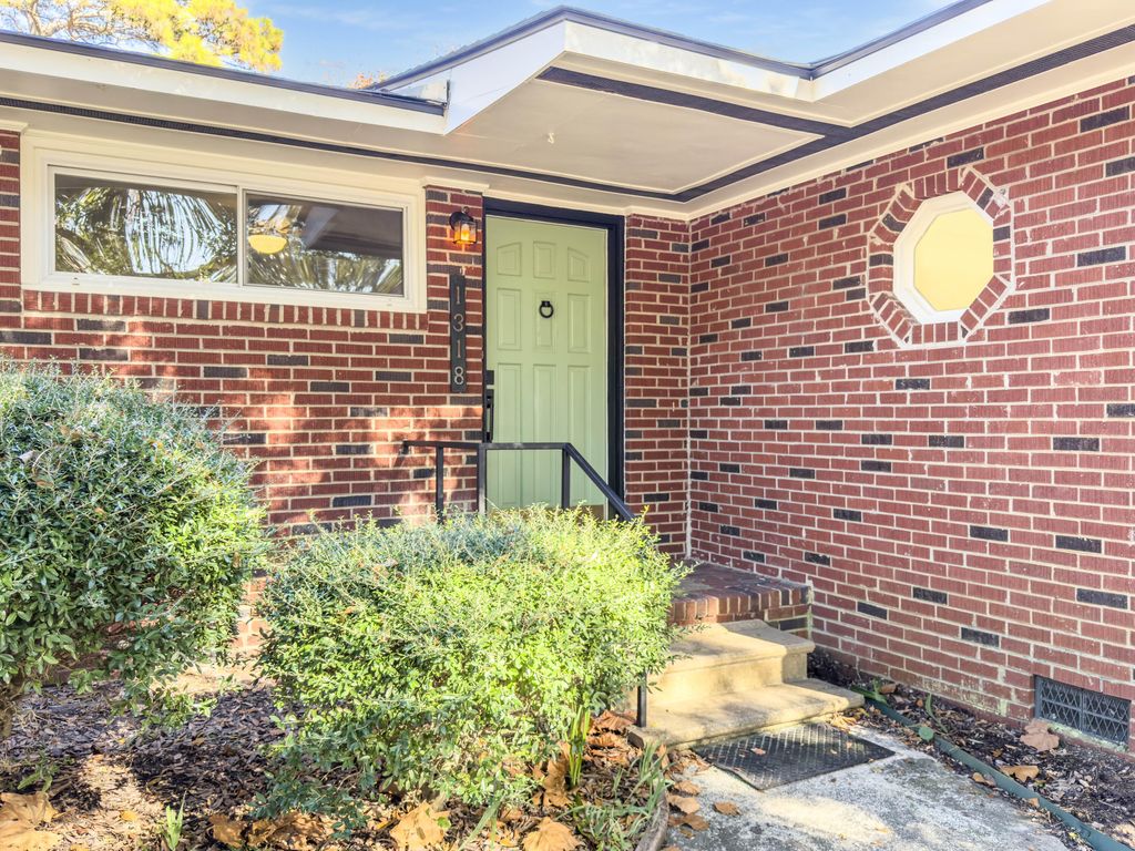 Photo of 1318 Foster Street, Charleston, SC 29407 (MLS # 25032873)