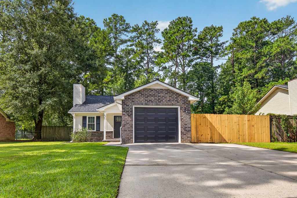 Photo of 83 Four Iron Court, Summerville, SC 29483 (MLS # 26022898)