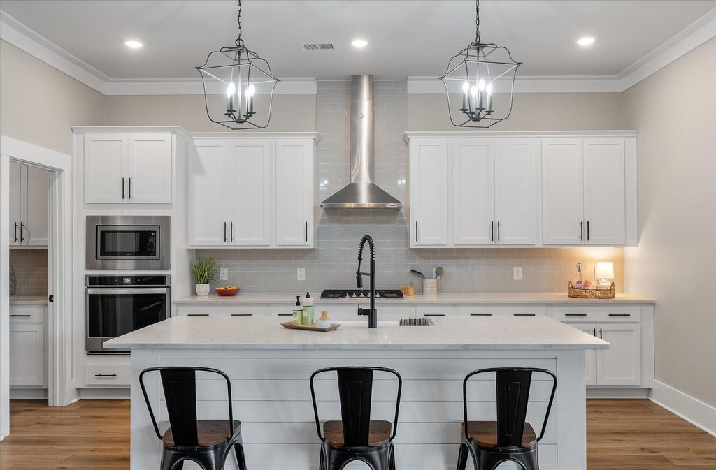 Photo of 619 Blueway Avenue, Summerville, SC 29486 (MLS # 26008829)