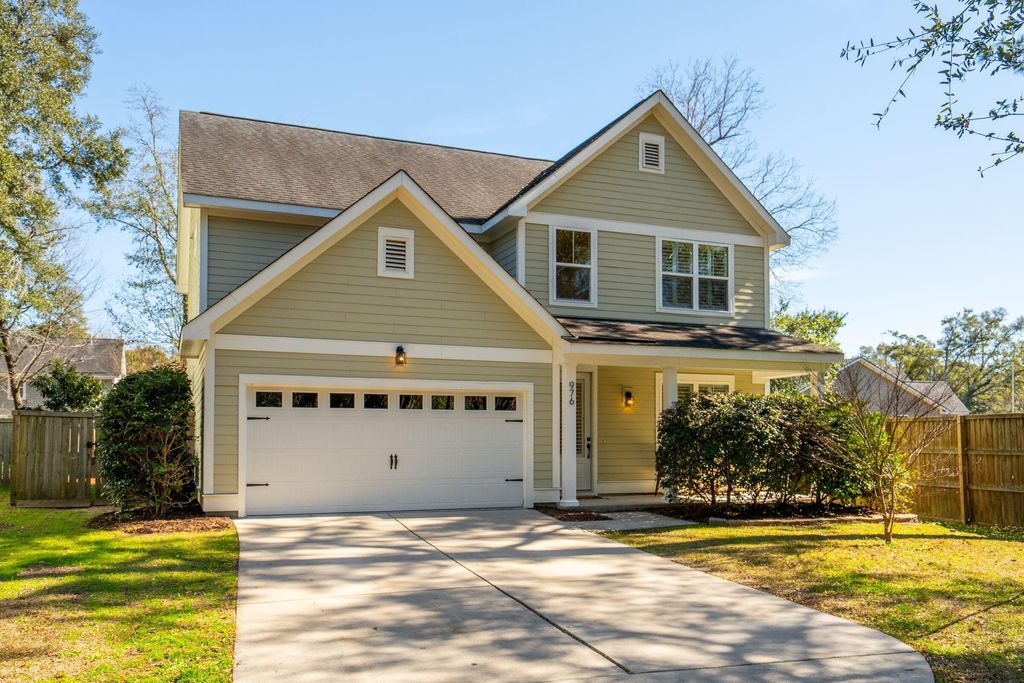 Photo of 976 Mcelveen Street, Charleston, SC 29412 (MLS # 26005624)