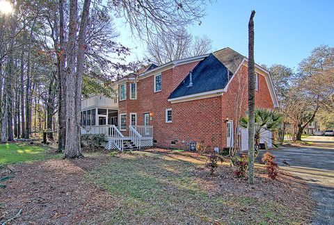 A home in North Charleston