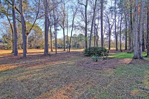 A home in North Charleston