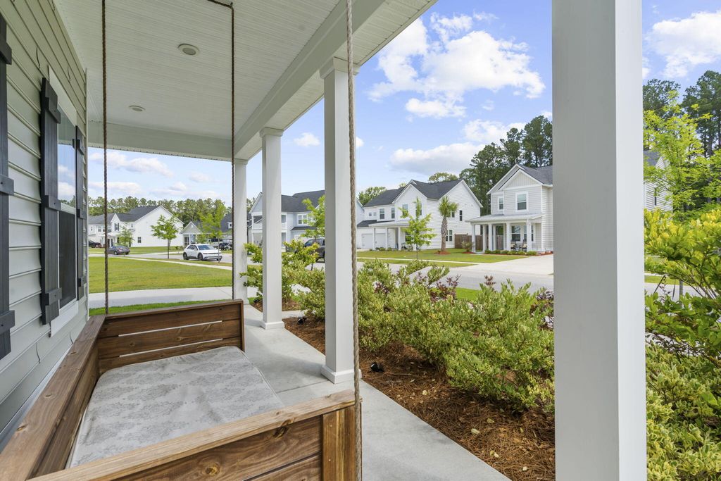 Photo of 1020 Arrowwood Way, Summerville, SC 29485 (MLS # 26014615)