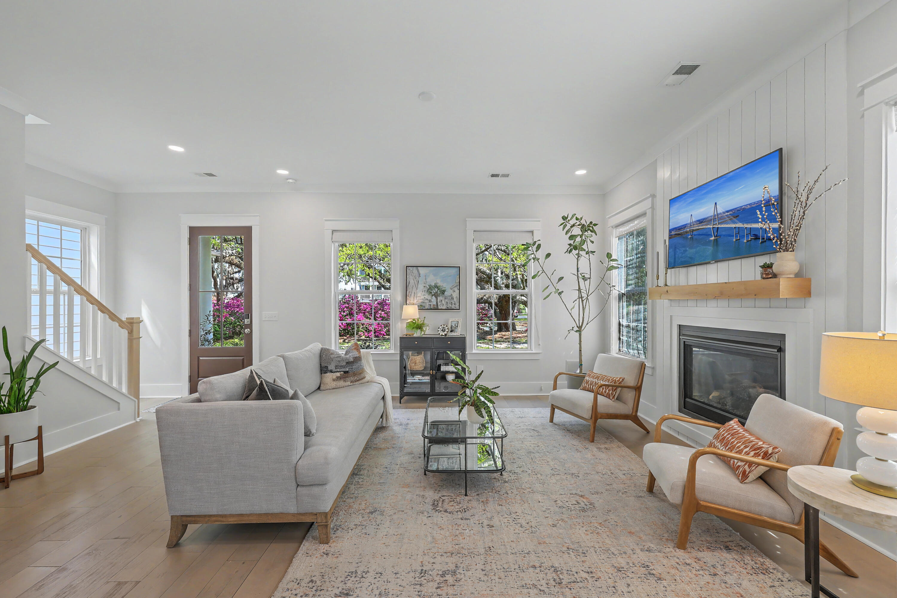 1034 Avenue Of Oaks