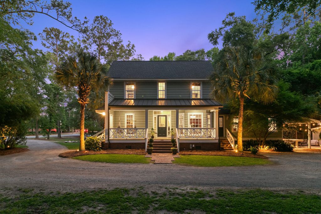 Photo of 1105 Orangeburg Road, Summerville, SC 29483 (MLS # 26012187)