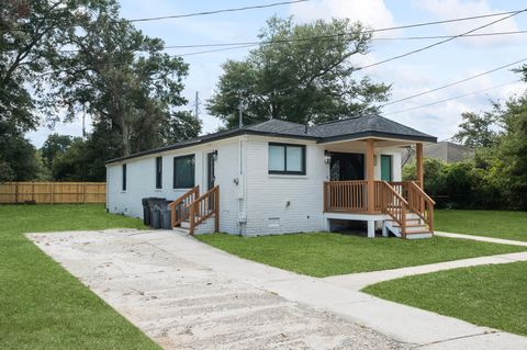 A home in North Charleston