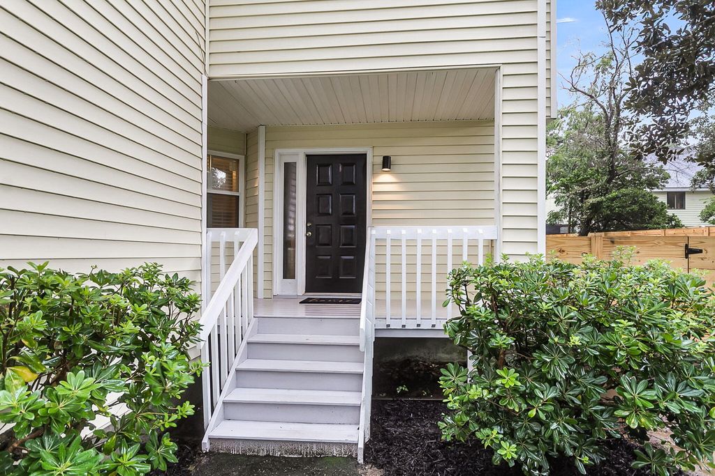 Photo of 1225 Valley Forge Drive, Charleston, SC 29412 (MLS # 25031440)