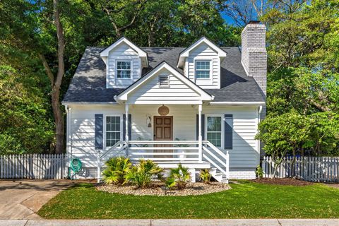 Photo of 1507 Village Square, Mount Pleasant, SC 29464 (MLS # 26011491)