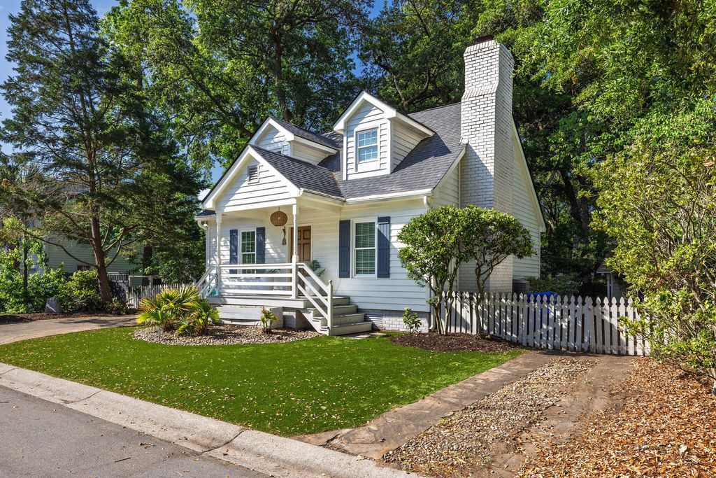 Photo of 1507 Village Square, Mount Pleasant, SC 29464 (MLS # 26011491)