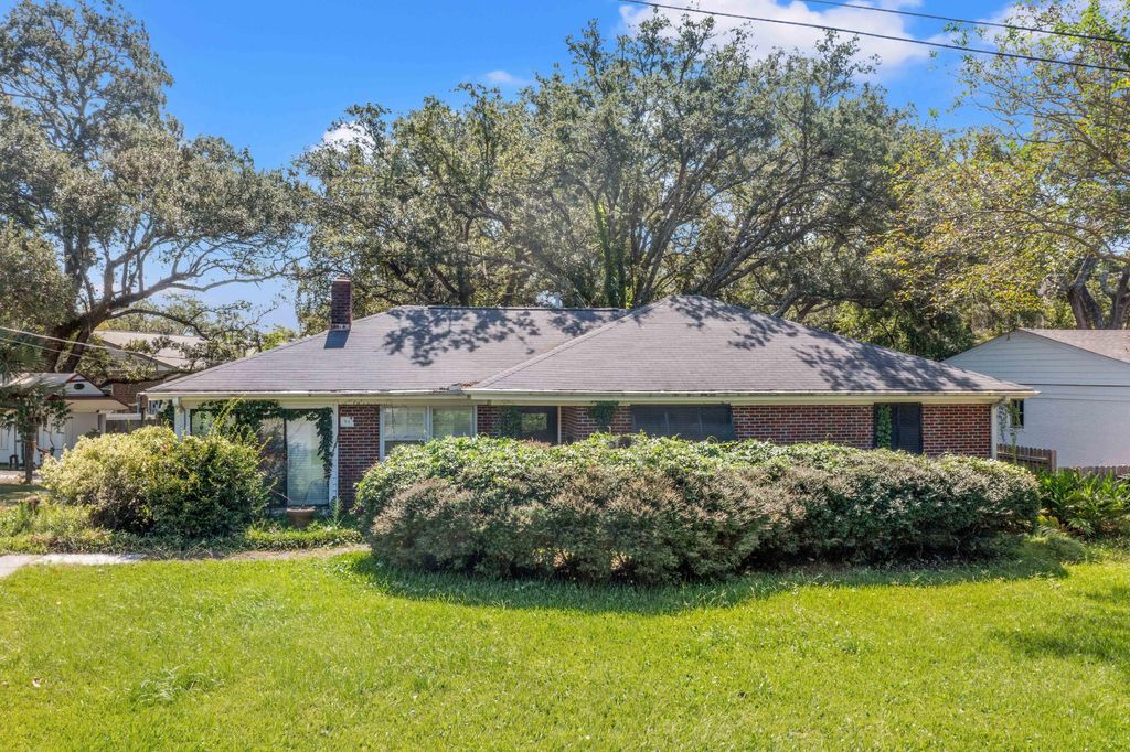 Photo of 96 Rebellion Road, Charleston, SC 29407 (MLS # 26000108)