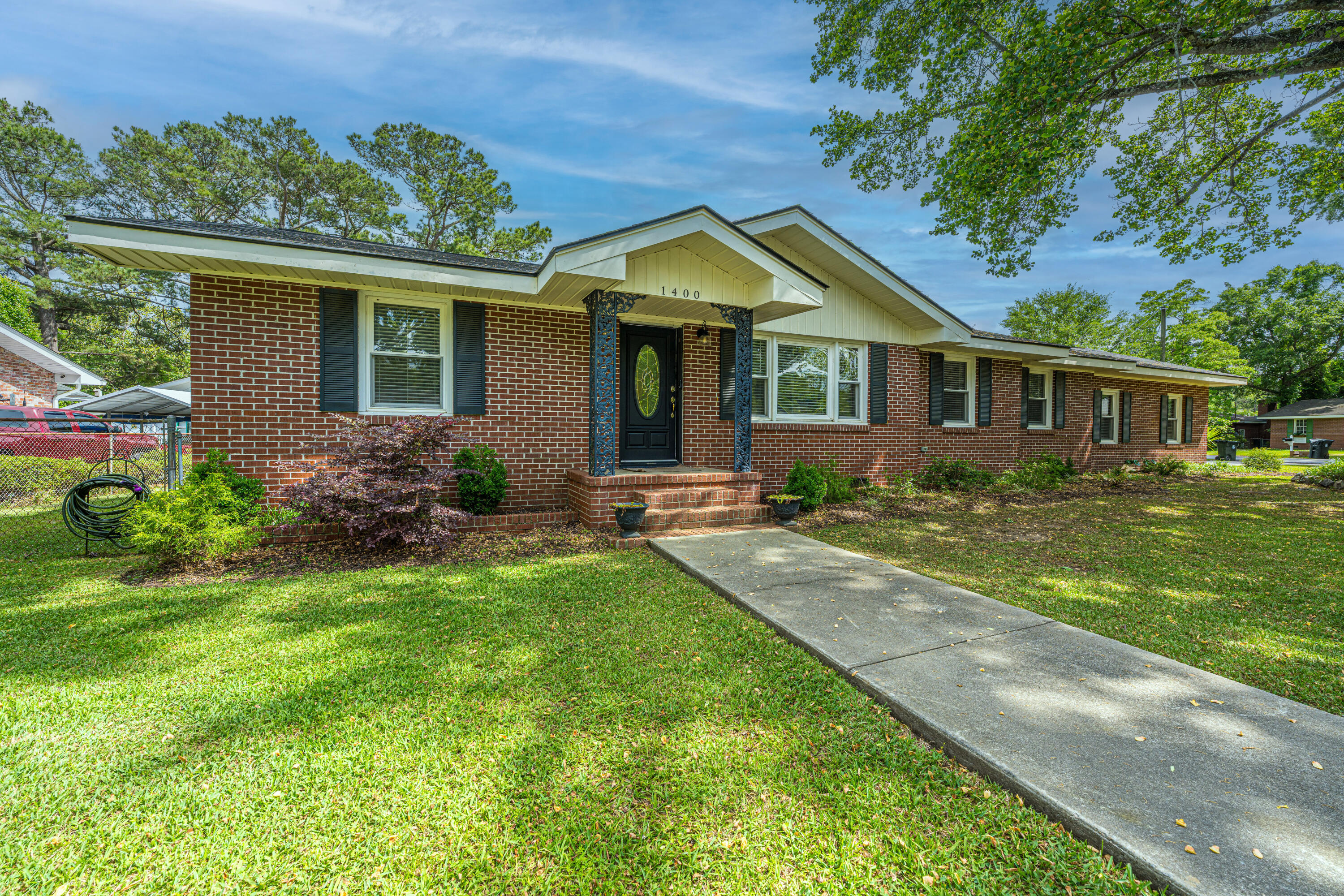 1400 W Lenevar Drive