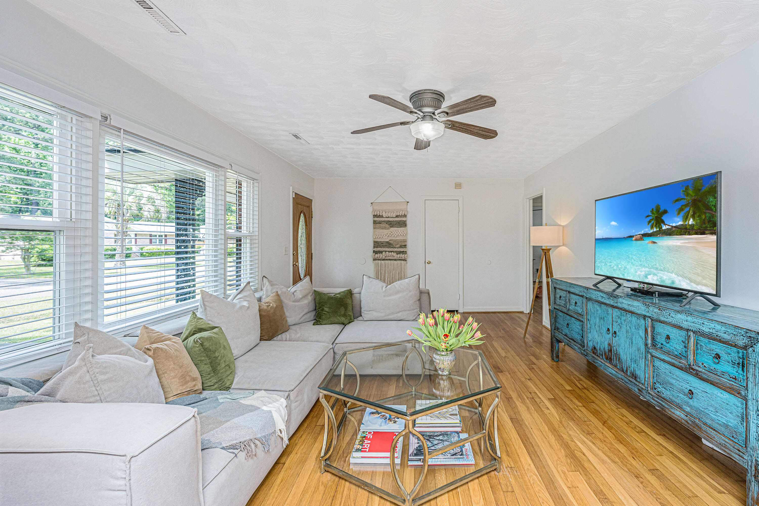 1400 W Lenevar Drive