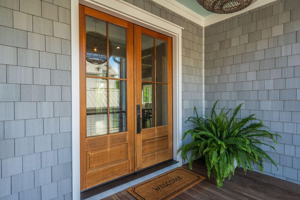 Photo of 924 Pitt Street, Mount Pleasant, SC 29464 (MLS # 26010360)