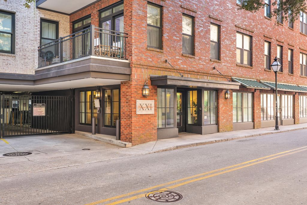 Photo of 21 George Street #111, Charleston, SC 29401 (MLS # 25027103)