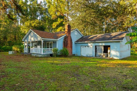 Photo of 84 Boatyard Lane, Green Pond, SC 29446 (MLS # 25027930)