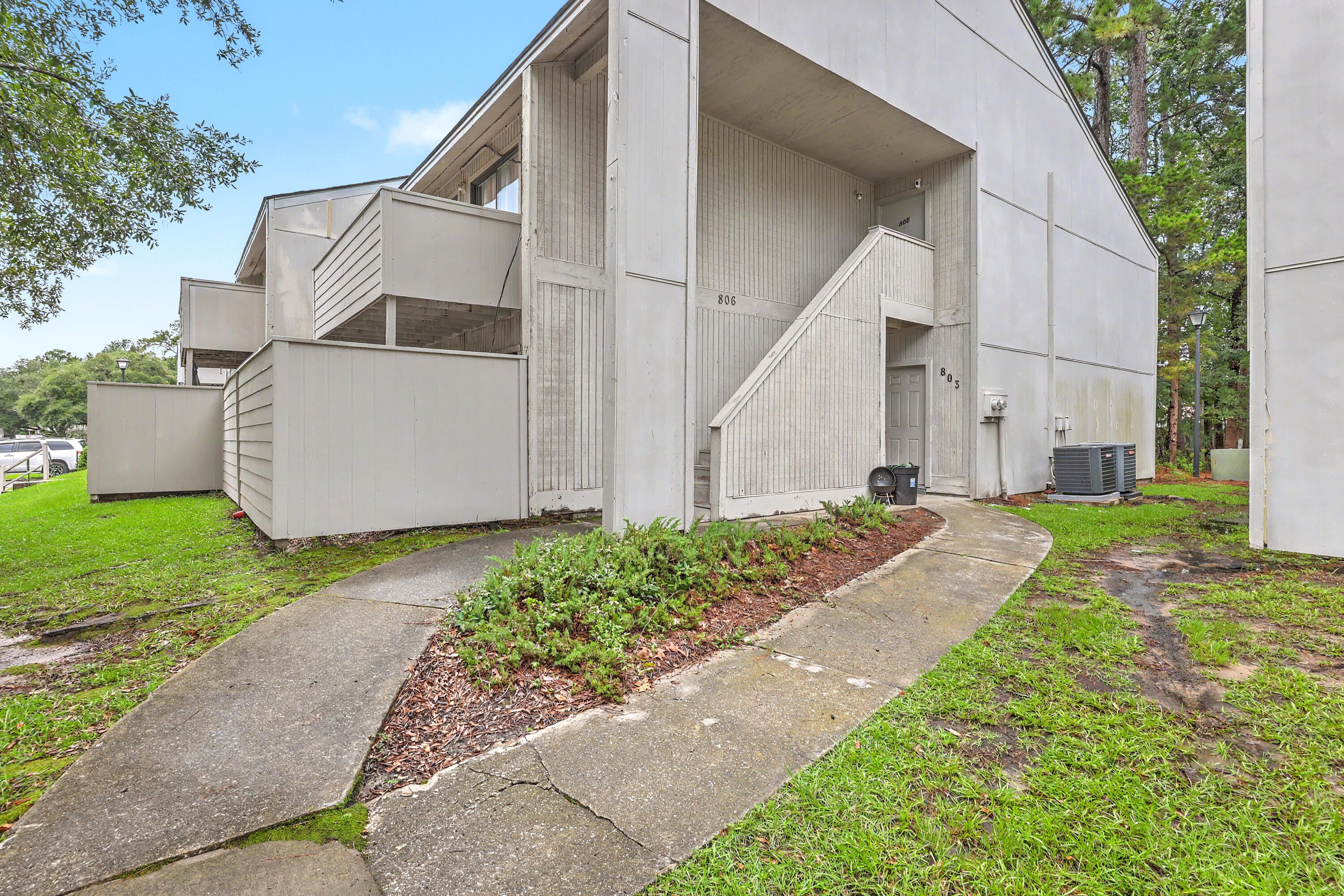 806 Greenmeadow Drive