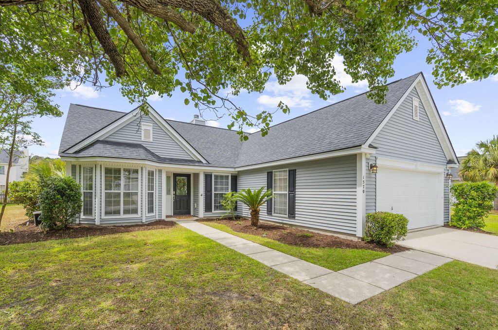 Photo of 1570 Sweet Myrtle Circle, Mount Pleasant, SC 29466 (MLS # 26012561)