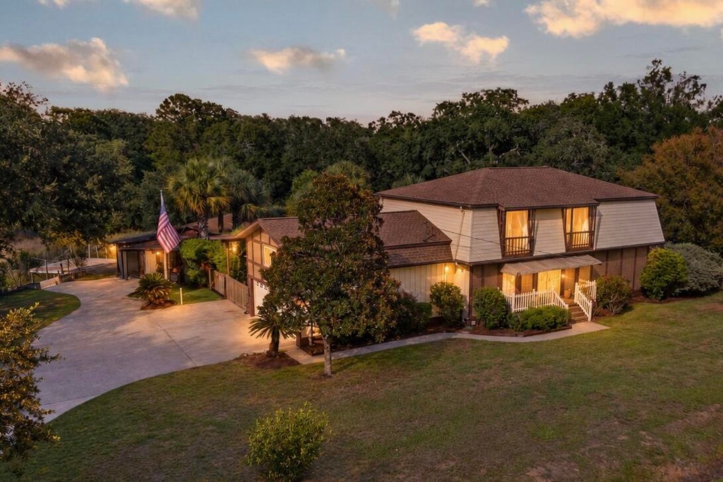Photo of 814 Stonefield Avenue, Charleston, SC 29412 (MLS # 26027195)