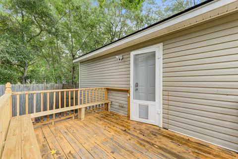 A home in North Charleston