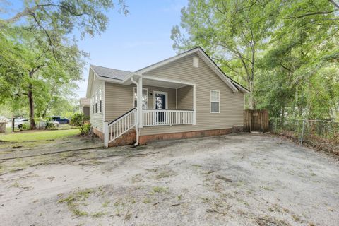 A home in North Charleston