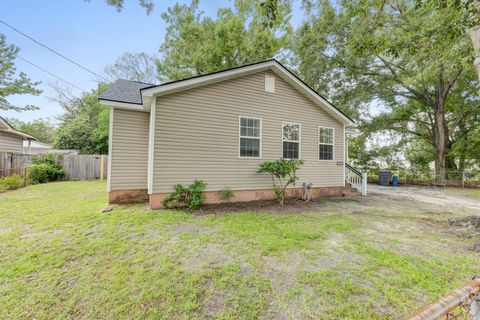 A home in North Charleston