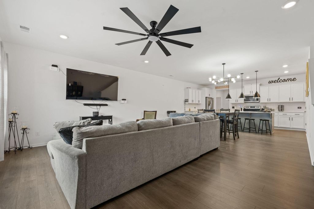 Photo of 328 Surfbird Road, Summerville, SC 29486 (MLS # 26000073)