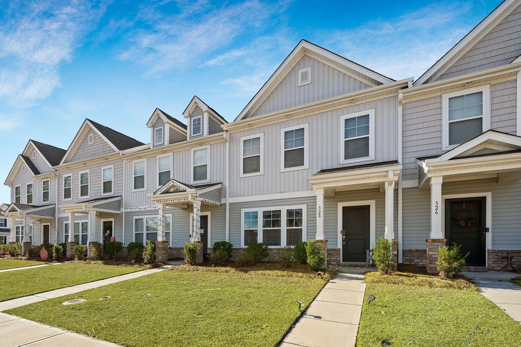 Photo of 328 Surfbird Road, Summerville, SC 29486 (MLS # 26000073)