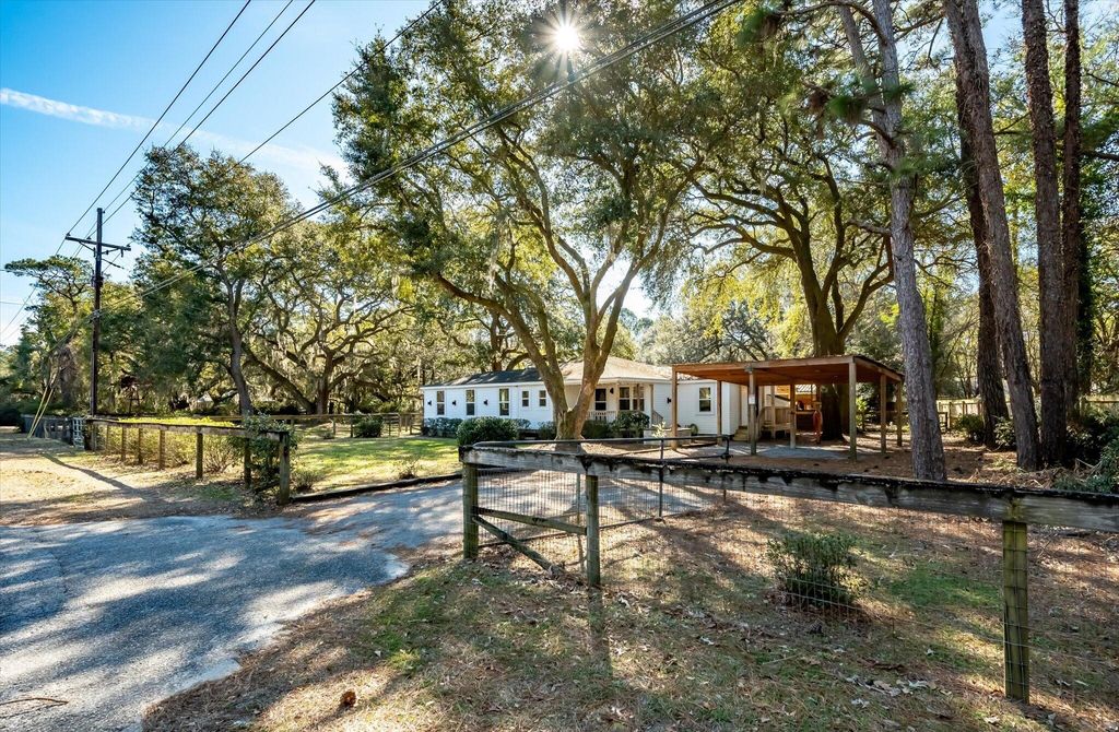 Photo of 7967 Highway 162, Hollywood, SC 29449 (MLS # 26013338)