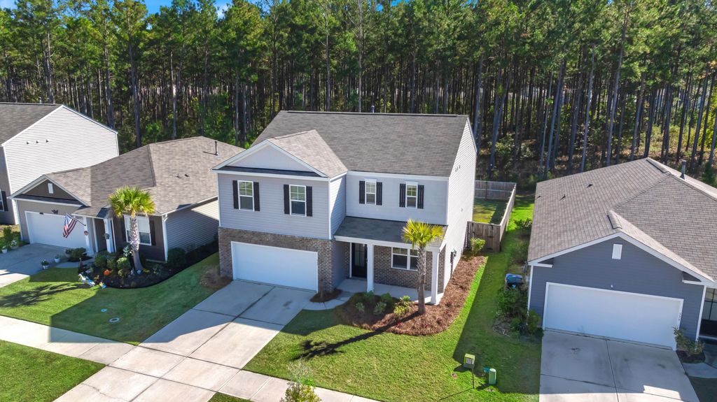 Photo of 337 Bering Lane, Summerville, SC 29486 (MLS # 26007896)