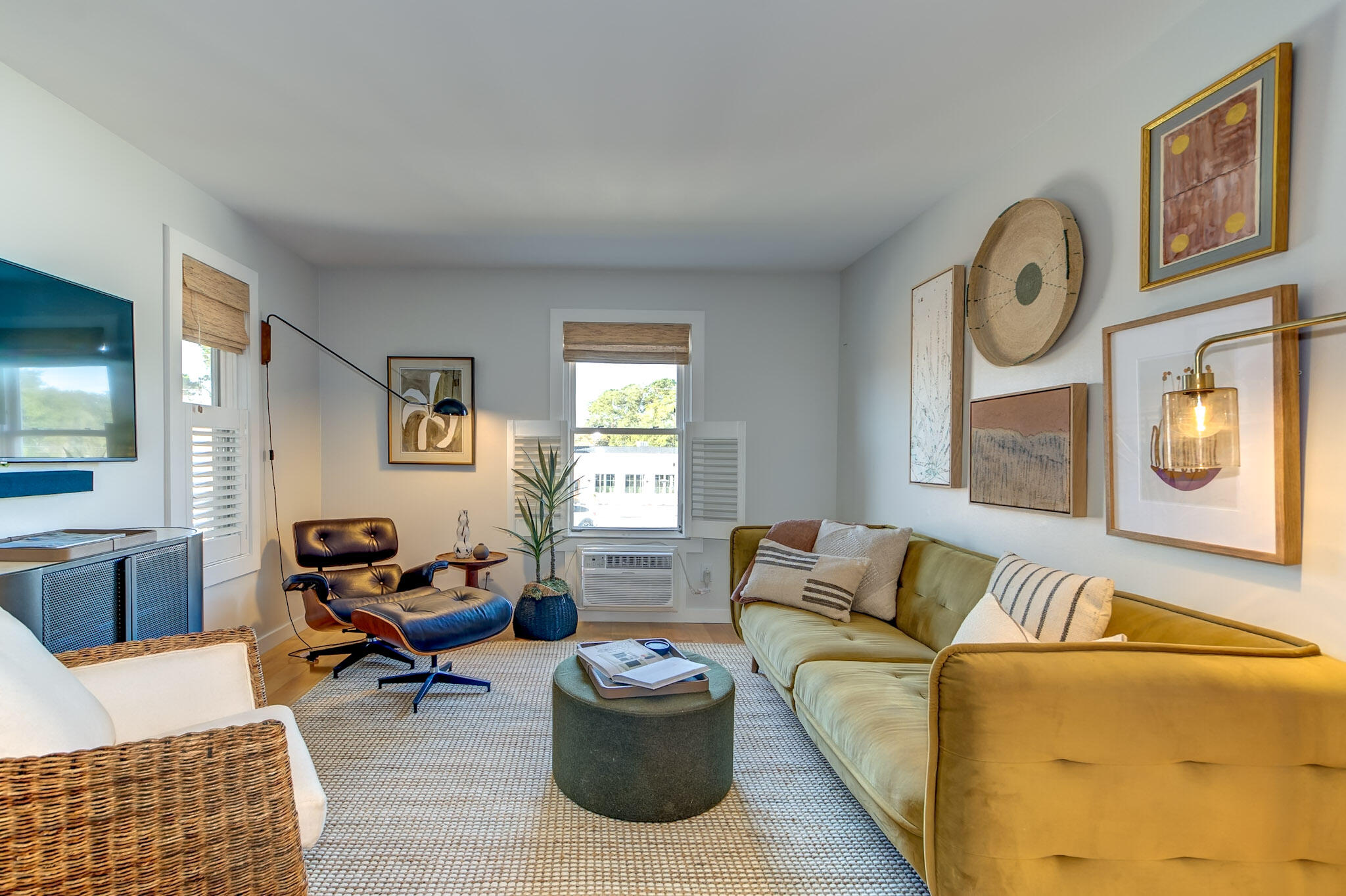 2057 Middle Street 11