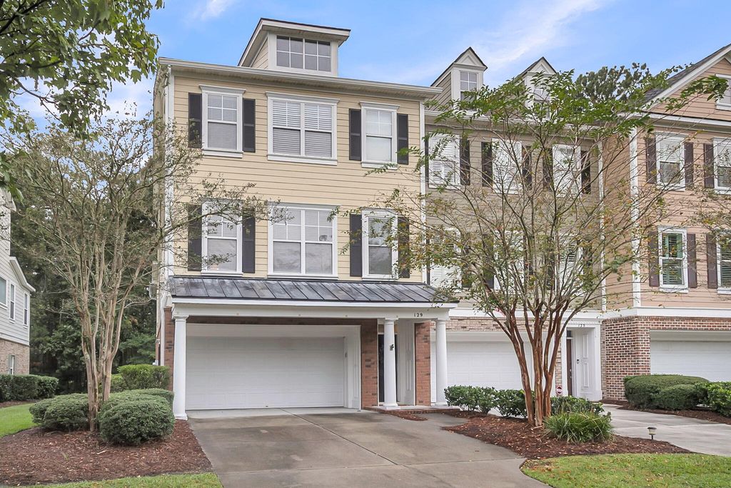Photo of 129 Palm Cove Way, Mount Pleasant, SC 29466 (MLS # 25027827)