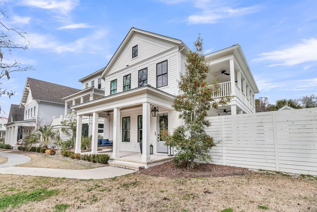 Photo of 1100 Poplar Tree Drive, Mount Pleasant, SC 29464 (MLS # 26004498)