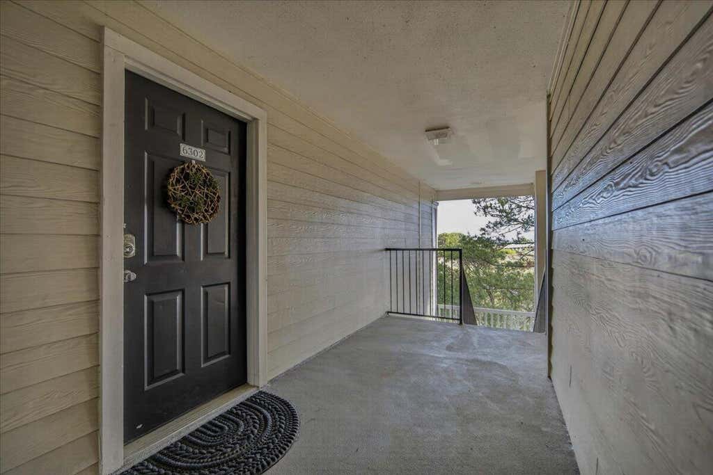 Photo of 700 Daniel Ellis Drive #6302, Charleston, SC 29412 (MLS # 26017847)