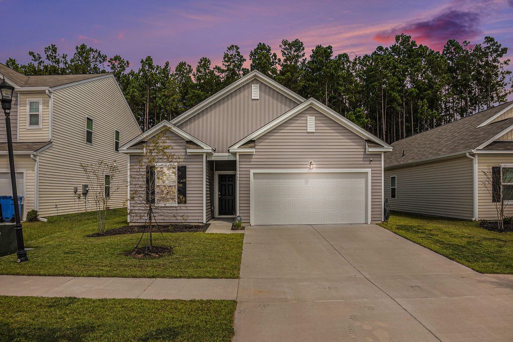 Photo of 4449 Ocean Farm Drive, Summerville, SC 29485 (MLS # 25026502)