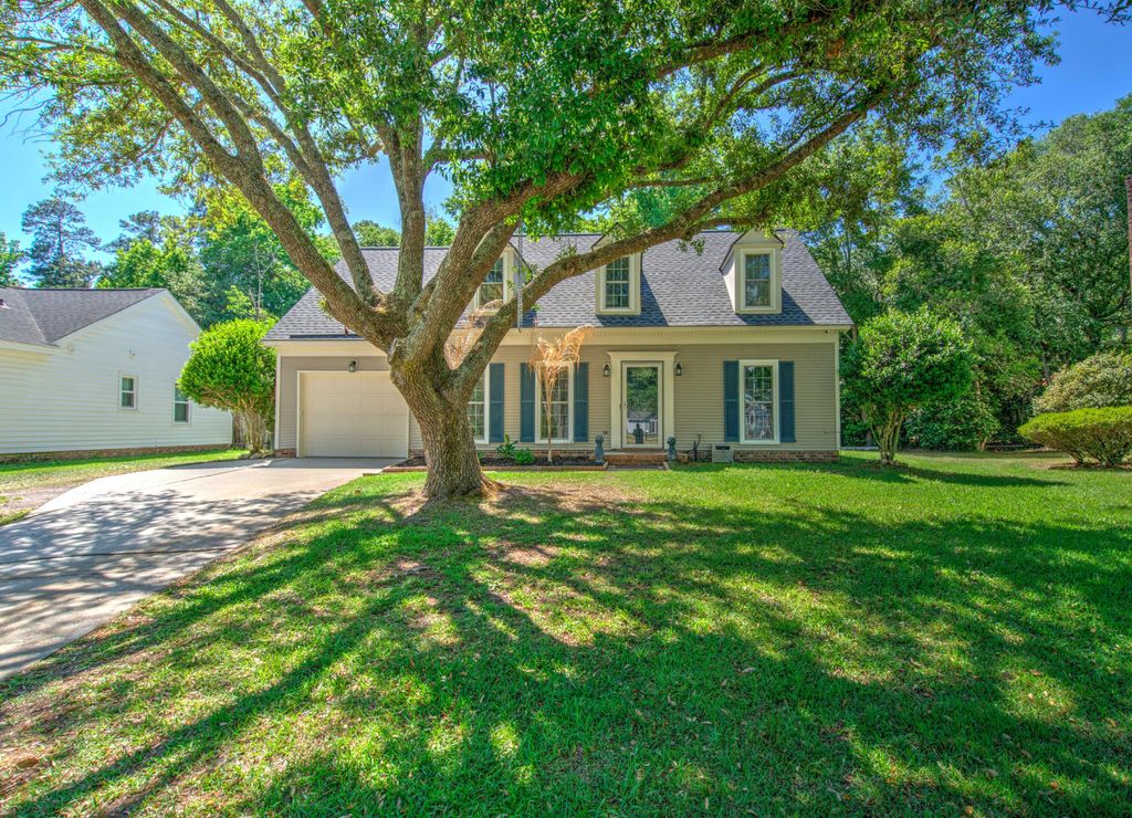 Photo of 105 Wainwright Mnr, Summerville, SC 29485 (MLS # 26011576)
