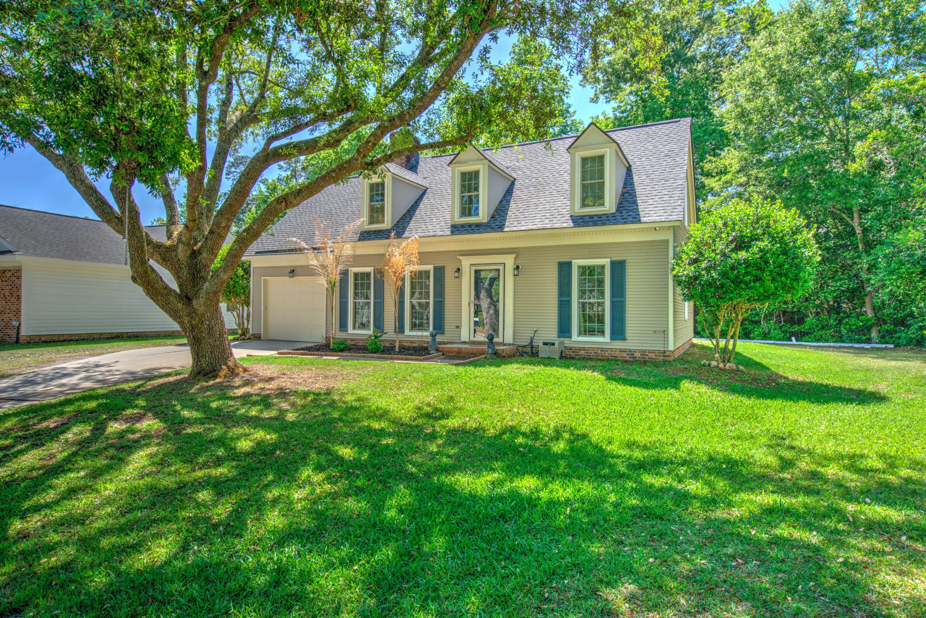 105 Wainwright Manor