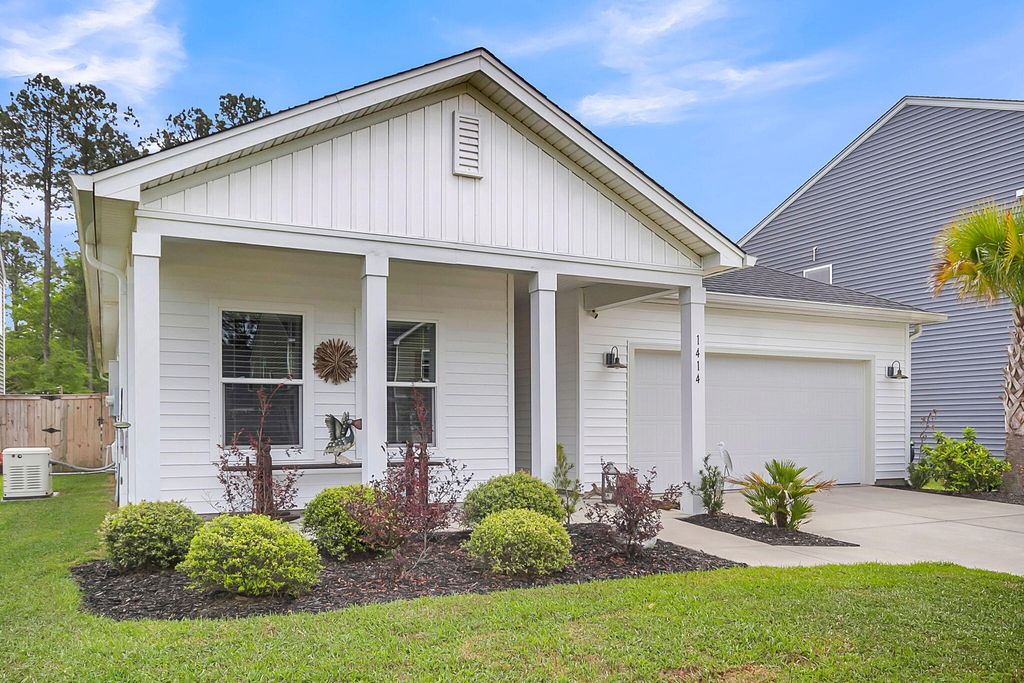 Photo of 1414 Arabella Street, Charleston, SC 29414 (MLS # 26010042)