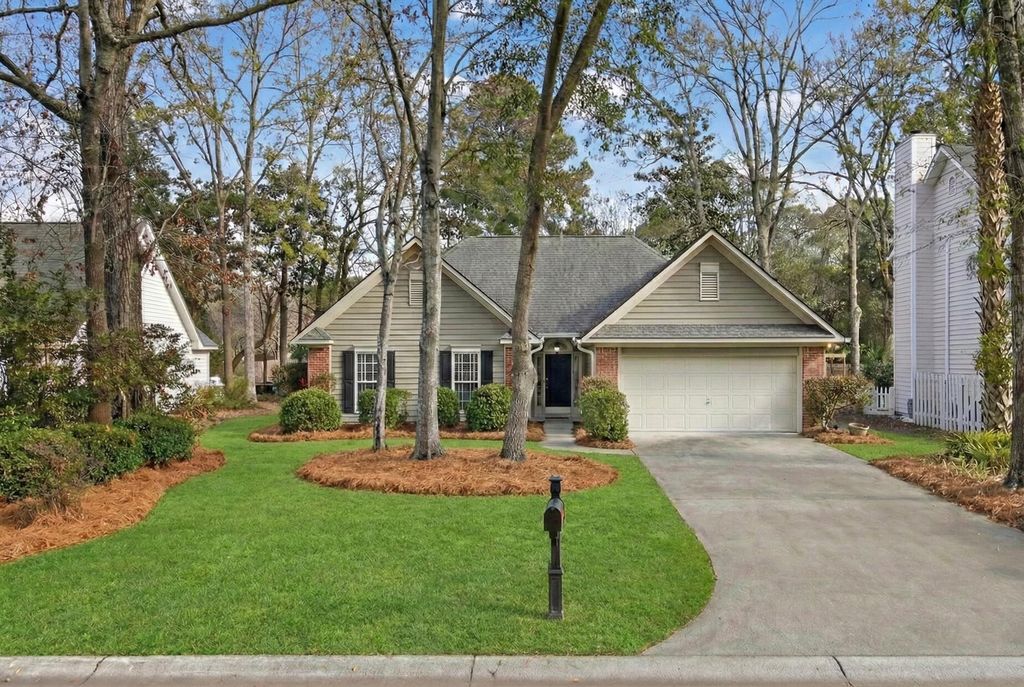 Photo of 1166 Old Ivy Way, Mount Pleasant, SC 29466 (MLS # 26002204)