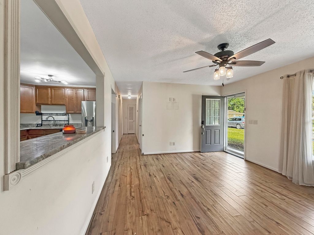 Photo of 135 Mulberry Drive, Summerville, SC 29486 (MLS # 26013515)